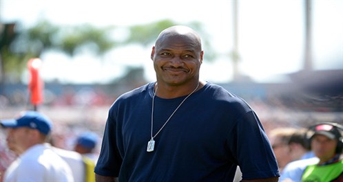 Derrick Brooks NFL Hall of Famer Has Wrist Stem Cells With Dr. Lox